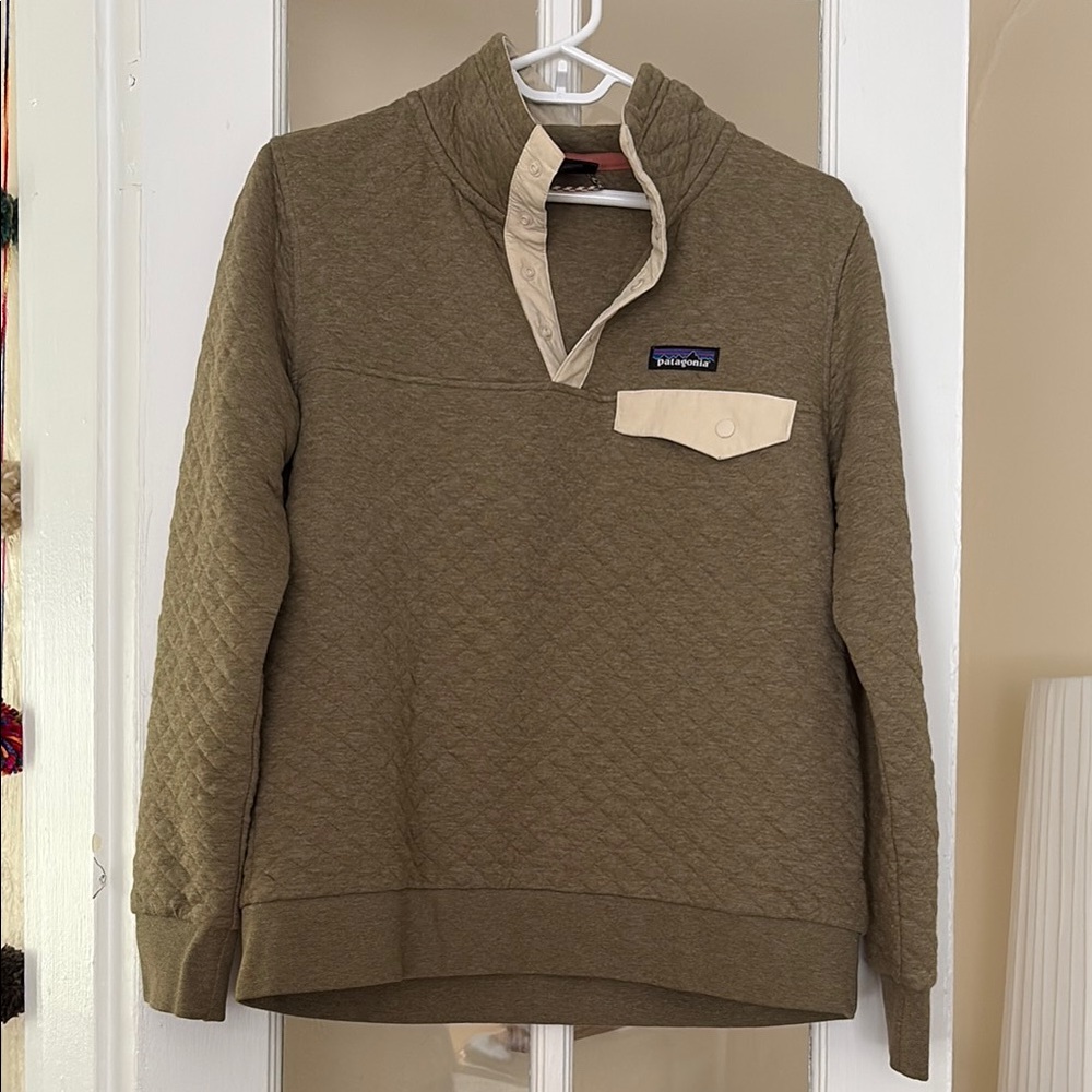 Patagonia Olive and Cream Women's Sweater